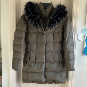 Gorgeous Women’s North Face winter coat